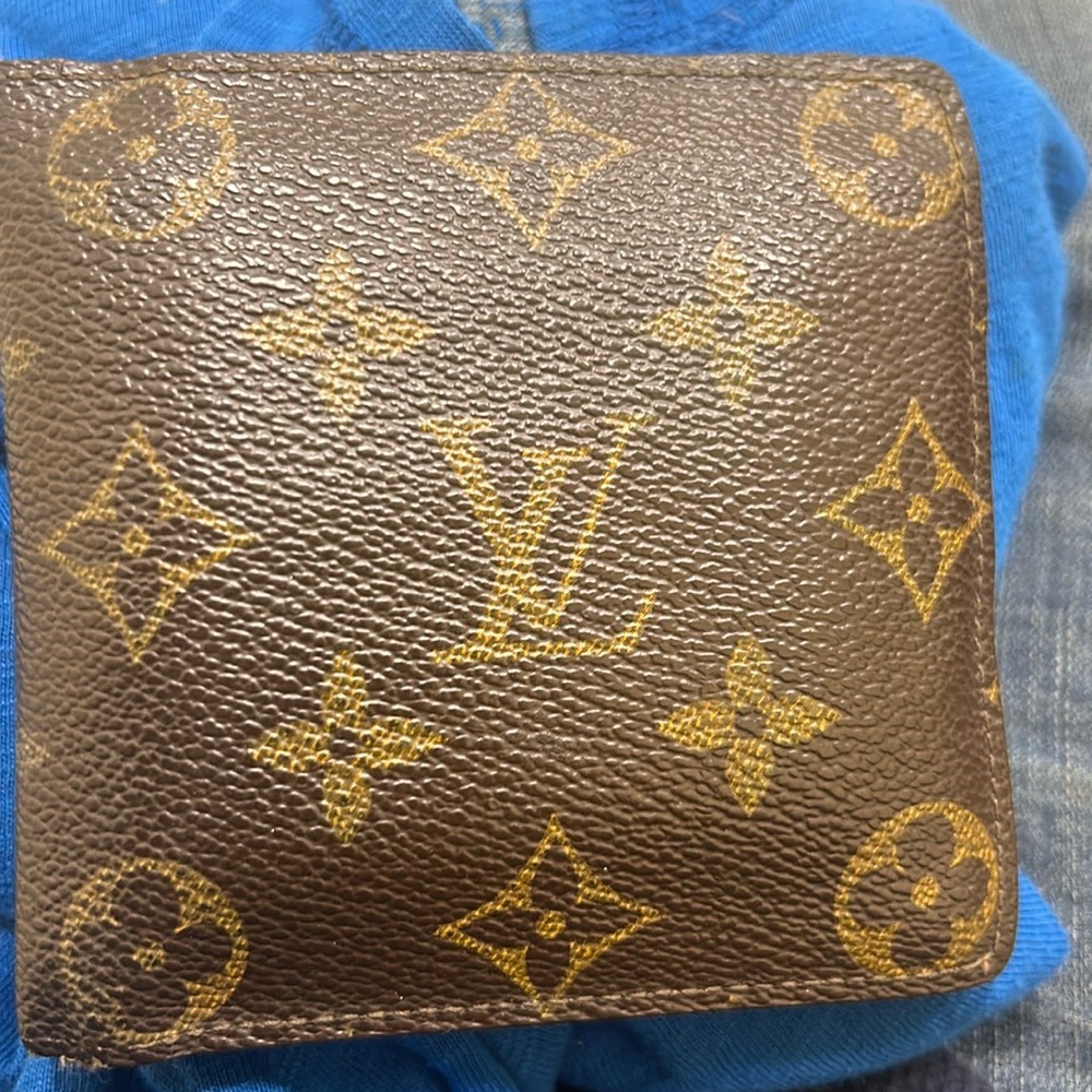 Men’s Louis Vuitton wallet